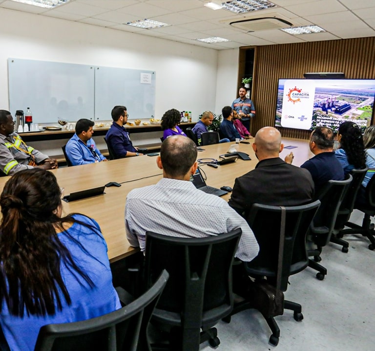 Representantes de micro e pequenas empresas do Norte Fluminense visitam o parque termelétrico da GNA<br>